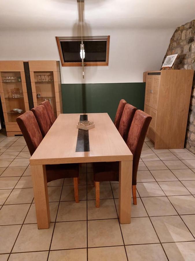 Appartamento Aux Trois Petits Cochons Hotton Esterno foto