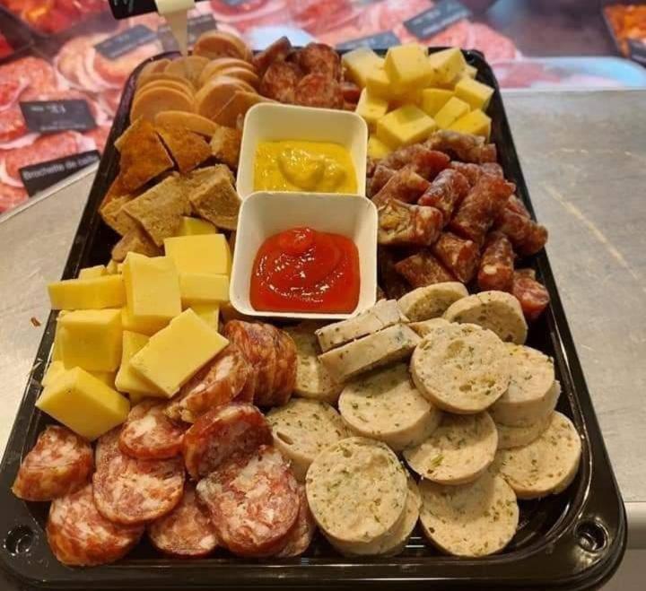 Appartamento Aux Trois Petits Cochons Hotton Esterno foto